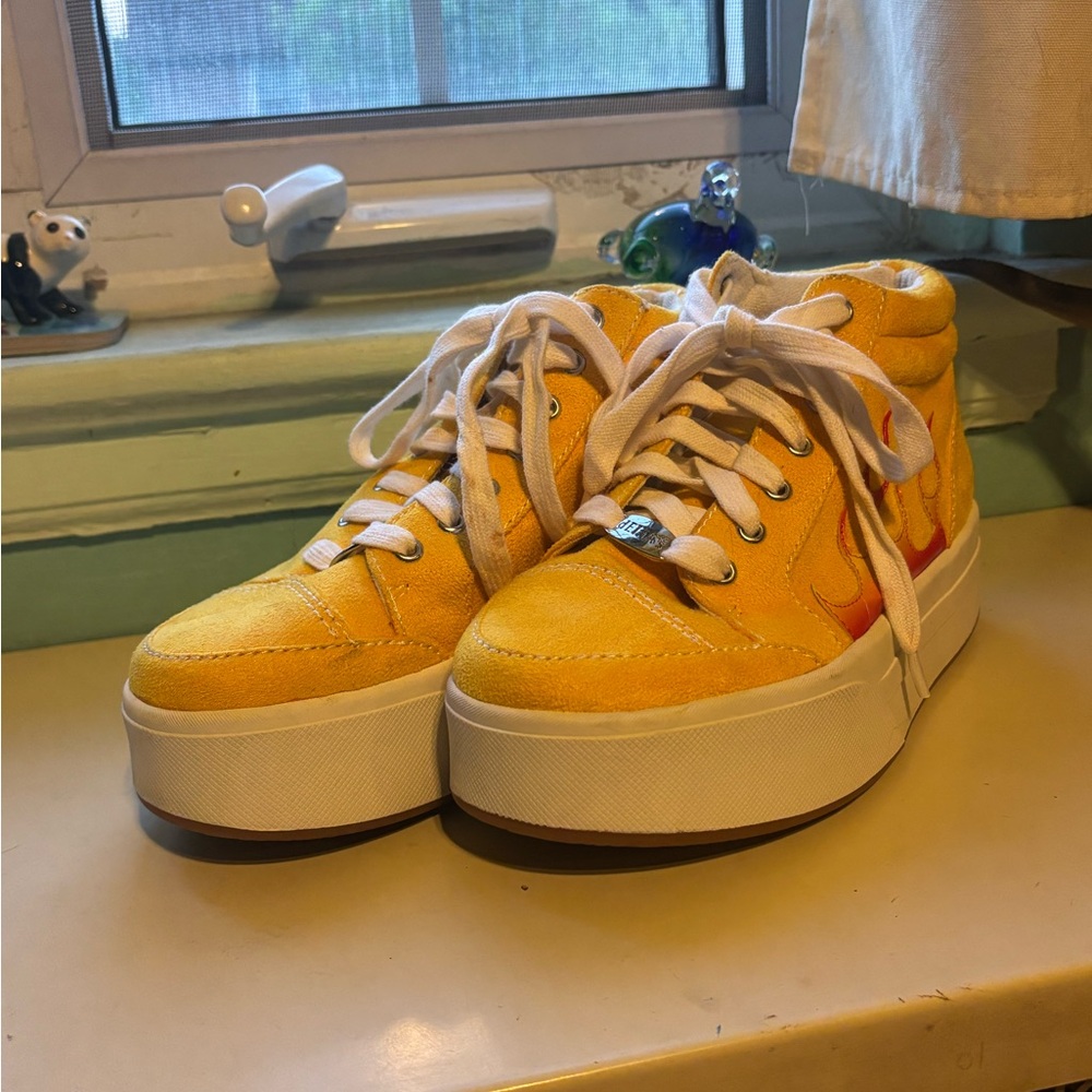 Delia’s flame high top sneakers. 🔥 - Picture 3 of 7